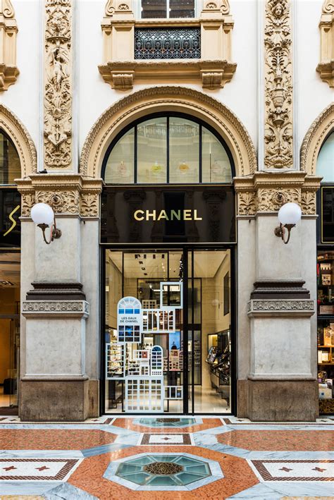 chanel a milano boutique|Chanel twin boutique milan.